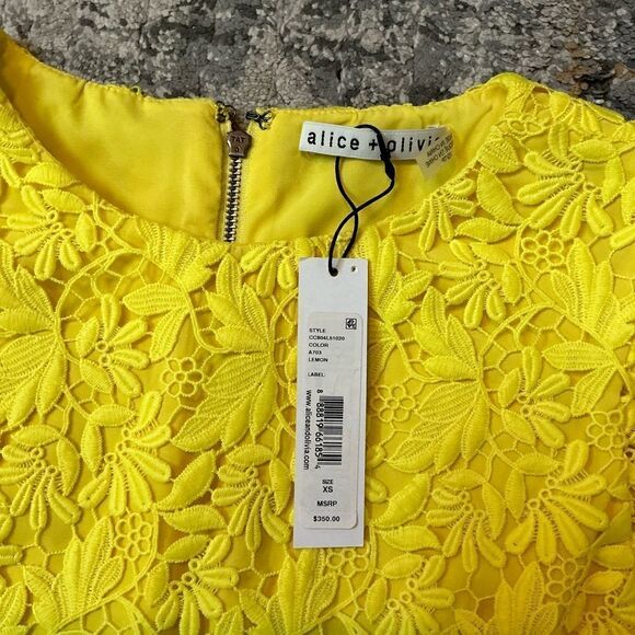 ALICE+OLIVIA FRANCA FLUTTER SLEEVE TOP! NWT! - Picture 2 of 11